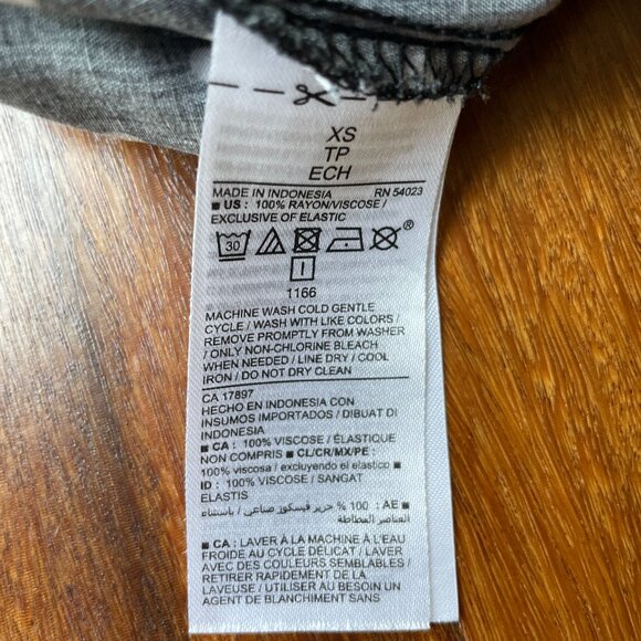 Old Navy Sz XS Spaghetti Strap Black / White Polka Dot Jumpsuit - Picture 8 of 8